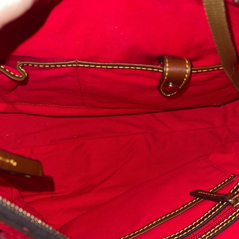 Dooney & Bourke Red Leather Shoulder Bag with Brown Accents Beautiful Dooney BIG - Picture 5 of 13